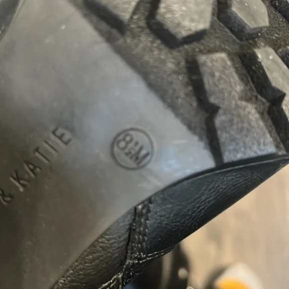 Kelly & Katie boots, black, 8.5 - Picture 5 of 7